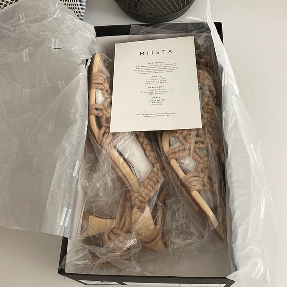 New! MIISTA ‘Braided Rope Ankle Tie’ Sandals - Picture 13 of 16